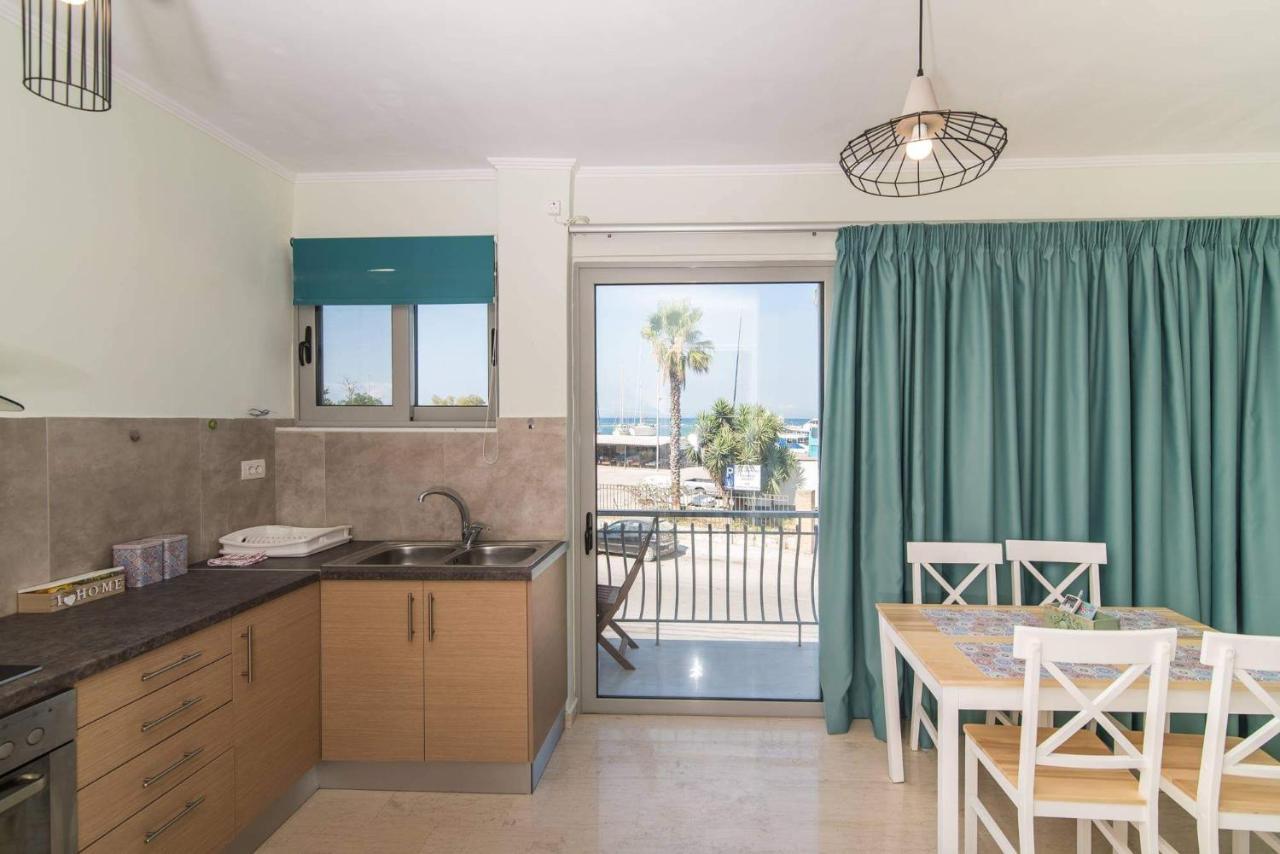 Alexandra's - Port Of Apartment